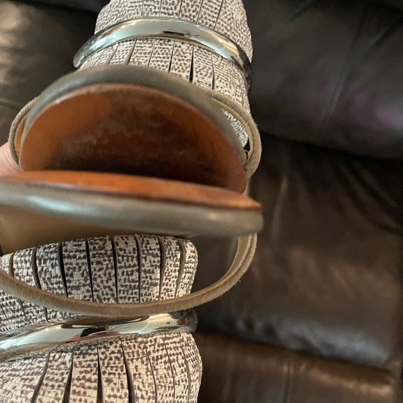 L.A.M.B Heeled Sandals With Back Zipper Size 8 - Picture 7 of 9